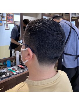 カムレイドフォーライフ(COMRADE 4 LIFE) テーパーフェード　ベリーショート　担当松尾