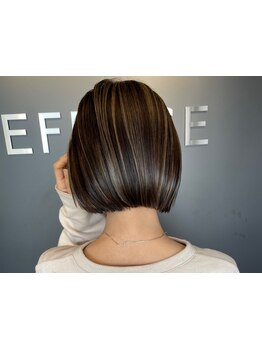 カットライン（ベース）を綺麗にすることにより再現性の高い、もちの良いスタイルにいたします。