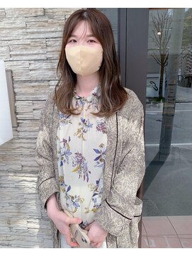 ドルセプラタ(Dulce plata) 透明感ワンカラーカーキベージュ×ミディアムロング20代30代40代