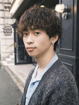 カムジーヘッドカミノウラ(COMEGHEAD KAMINOURA) シャドウパーマスパイラルパーマツイストパーマウルフカット