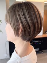 ソワネ 表参道(soigne)&nbsp;表参道大人ショートボブ白髪ぼかしハイライト顔周りレイヤー40代