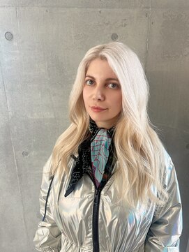 モニカ 原宿店(MONIQA) ホワイトカラー