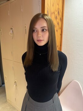 くすみベージュ/ AYAKA