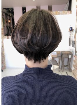 ドゥ スタイル 三国ヶ丘店(Duex Style) 春夏お勧め、新色白髪ぼかしイルミナカラー×大人可愛いショート