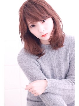 オーロ(ORO) シンプルコーデに合わせやすい長さの大人ヘア