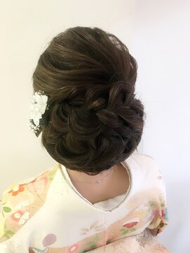 ブリエ(briller) TAKAKOstyle☆和装編み込みシニヨン