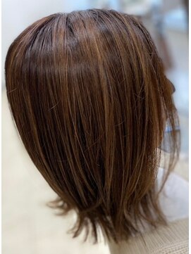 ステララヴェスト(Stella L'ovest) 白髪ぼかしデザインハイライトカラー