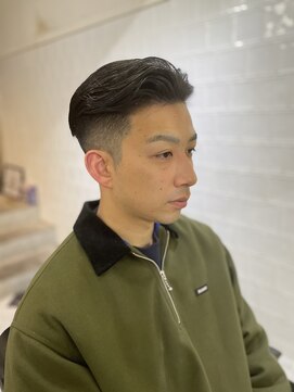 メリケンバーバーショップ フクオカ(MERICAN BARBERSHOP FUK) ナチュラルフェードかきあげ