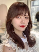 ティア(Tia.)&nbsp;(韓国ヘア/くびれヘア/ミディアムヘア/前髪/サイドバング/小顔)