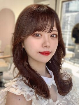 ティア(Tia.) (韓国ヘア/くびれヘア/ミディアムヘア/前髪/サイドバング/小顔)