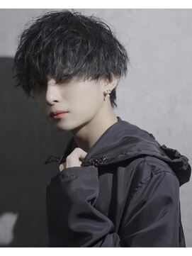 シン(syn) マッシュ　黒髪スタイル