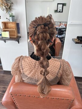 ヘアガーデン ティアラ(Hair Garden TIARA) 大人可愛いポニーテール編み込み玉ねぎアレンジ