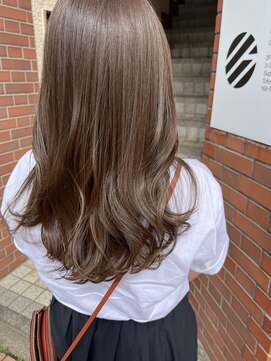イイナヘアガレージ(117) 【117hairgarage】柔らか艶髪_オリーブベージュ