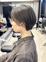 メモリーズ 表参道(Memories)&nbsp;40代50代60代耳かけショート前髪なしハンサムショート白髪ぼかし