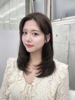 エヌアイ オモテサンドウ(ni omotesando)&nbsp;ミディアムレイヤーカット/ブリーチなしオリーブベージュ　上野