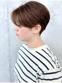 ハンサムショート刈り上げセンターパートモカブラウン夏カラー