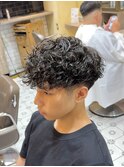 スペインカール　フェード　海外風　メンズパーマ