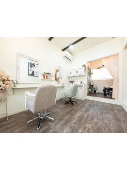 髪のクセやうねりでお悩みの方に…自然なストレートで、手触りの良いサラ艶髪へ導きます♪