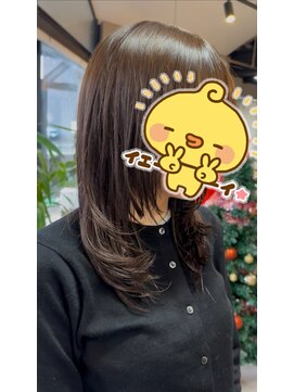 ハッシュカットにヘーゼルベージュカラー◎