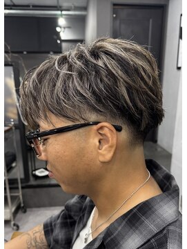 ウェイビー 桜木町店(WAVY) 【WAVY】センターパート×ハイライト