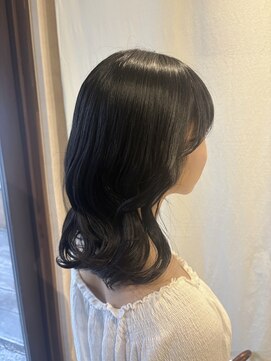 ココカラヘアー ニコ(cococara hair nico) くびれ巻き/ミディアムヘアー/顔周りカット/透明感黒髪