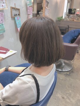 フィン(FiN by allure) 浦前ツバサ/大人かわいいゆるふわボブ×透明感こなれ