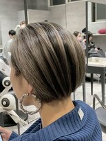 アンダーバーホワイト(_WHITE)&nbsp;☆ショートでも可愛いバレイヤージュ☆