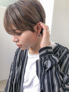 アコロン(acoron) 小顔×ピンクベージュ×ハイライトカラー×イルミナ×新宿