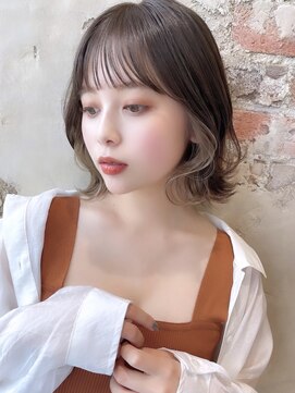 アフロート ルヴア(AFLOAT RUVUA) 外ハネボブ/イルミナカラー/くびれミディアム/20代30代