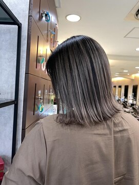 プライズ 池袋店(prize) バレイヤージュホワイトベージュパールベージュブリーチ池袋2251