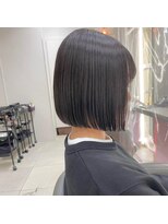 アイユー(ii+U)&nbsp;プツンとボブ　切りっぱなし　平行ボブ　小顔カット