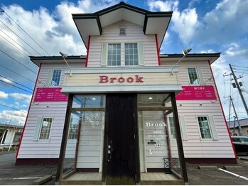 コワフュールブルック(コワフュールBrook)の写真/【苫小牧/青葉駅徒歩5分】女性Stylistお一人サロン♪髪に優しい施術と、通いやすい価格が魅力。