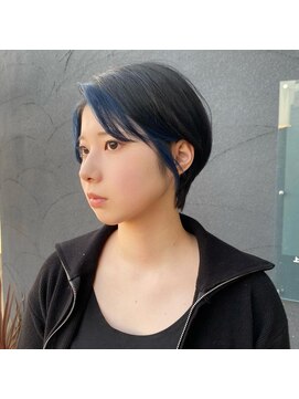 ヘアメイク シンズ レインボー(Hair Make SHIN'S RAINBOW) 小頭カット/フェイスフレーミング/ブルー/イルミナ