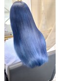 ロングヘアのブルーカラー