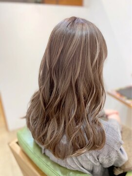 ミオ(mio) ロング×ミルクティーベージュ