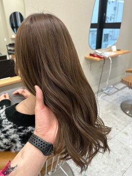 シカ 神戸三宮元町店(Cica) 神戸　三ノ宮　元町　ベージュ　ブリーチなしダブルカラー