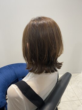 イルミ(iLUMi) iLUMi　×　外ハネスタイル