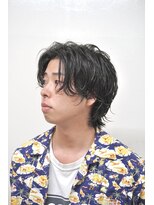 ティーズ アカサカ(T's AKASAKA)&nbsp;メンズミディアムセンターパート緩めカールパーマ毛流れ