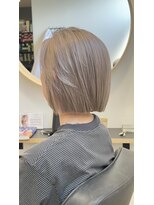 ハイク(HYKE)&nbsp;シルバーグレージュ×切りっぱなしボブ