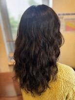 ナゴミ(NAGOMI)&nbsp;30代40代50代/チャコールブラウン/パーマスタイル/ロング/仙台
