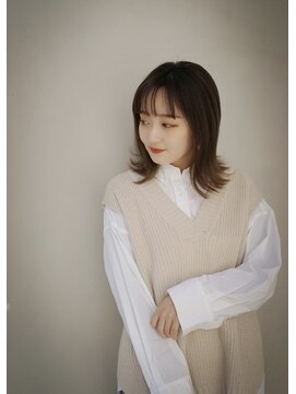 ソワリー 栄(THOiRY) 小顔カットが得意なスタイリストby坂元