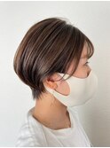 大人可愛い小顔魅せワンサイドショートボブ丸み前下がり