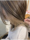 暖色系グレージュ