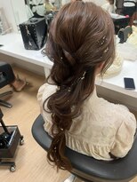 ビスポーク(BESPOKE)&nbsp;20代30代40代大人かわいいラプンツェル風アレンジ