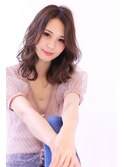 ふんわりパーマで華やかミディ