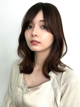 ヴェイン 渋谷(vain) 外ハネミディ　ダークアッシュ　艶カラー　くびれヘア　透明感