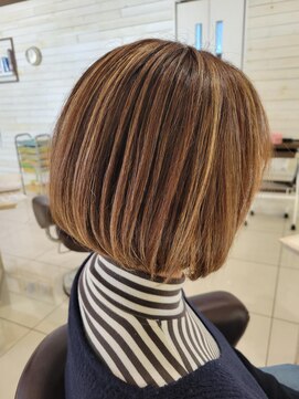 ラック 辻堂(LUCK) 白髪を生かすカラー