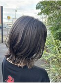 グレージュ×レイヤーボブ