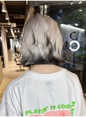ホワイトカラー切りっぱなしボブエンドカラーブラック