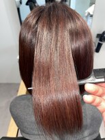 フク(FUKU)&nbsp;縮毛矯正で広がりやうねりを抑え、さらツヤのストレートヘアへ